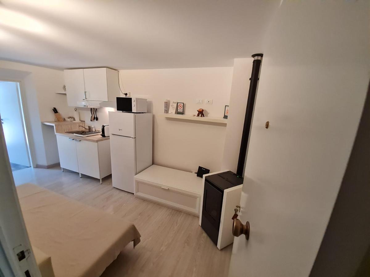 Al Castello - Aeroporto Delle Marche - Ancona Lägenhet Falconara Marittima Exteriör bild